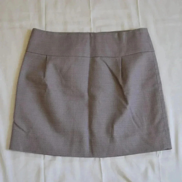 J.CREW Neutral Mini Skirt in Beige Size 4 - Picture 1 of 5